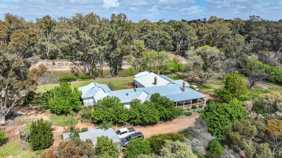 Click to view all images "Nulabor Homestead" Murrumbidgee River Road Hay NSW 2711 - Image 1
