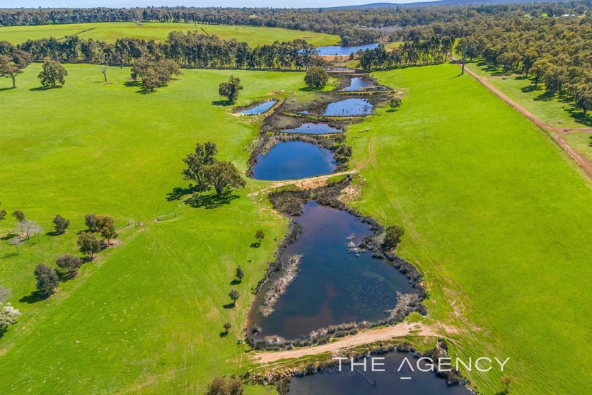 Click to view all images 3275 Toodyay Road Gidgegannup WA 6083 - Image 1