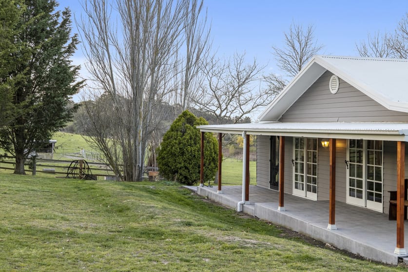 Click to view all images 3465 Captains Flat Road Captains Flat NSW 2623 - Image 3