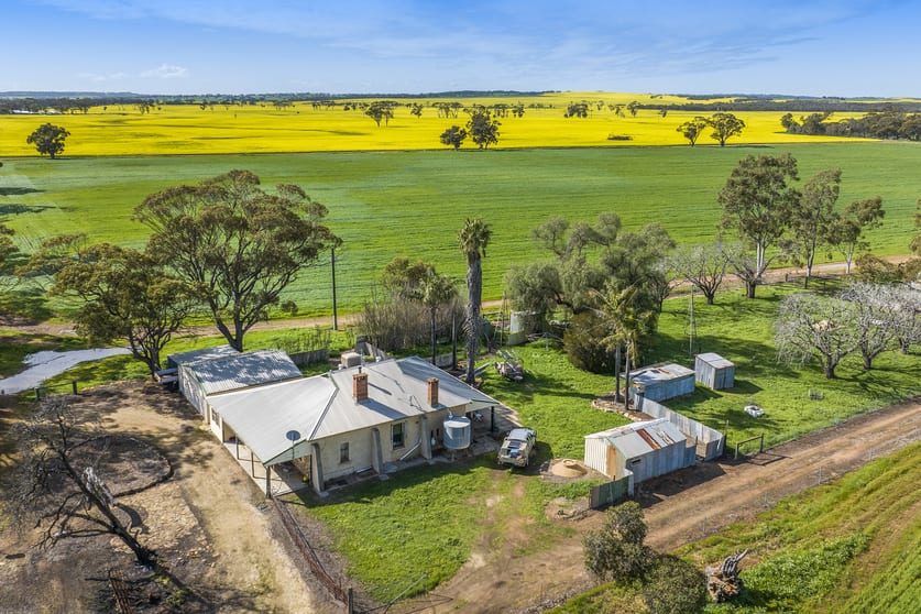 Click to view all images 1831 Midlands Road Moora WA 6510 - Image 2