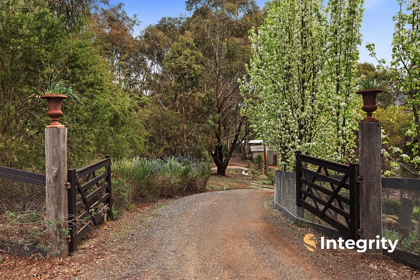 Click to view all images 3017 Broadford-Flowerdale Road Flowerdale VIC 3717 - Image 2