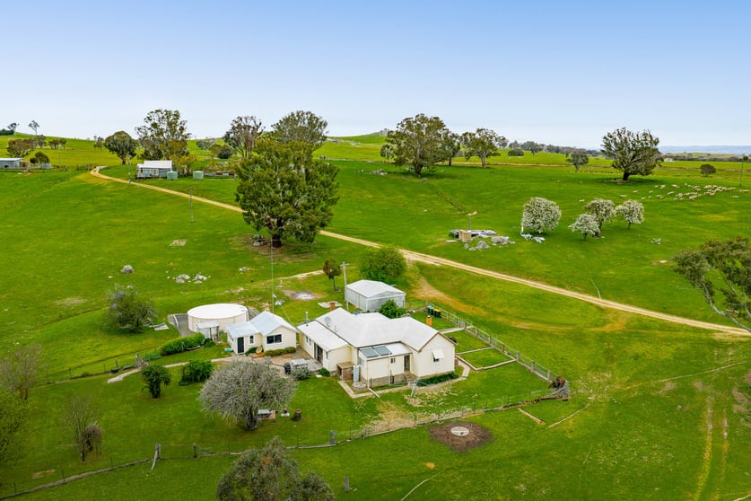 Click to view all images 827 Jerrara Road Narrawa NSW 2583 - Image 2