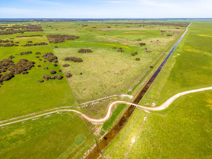 Click to view all images 641 Minnie Crowe Road Avenue Range SA 5273 - Image 2