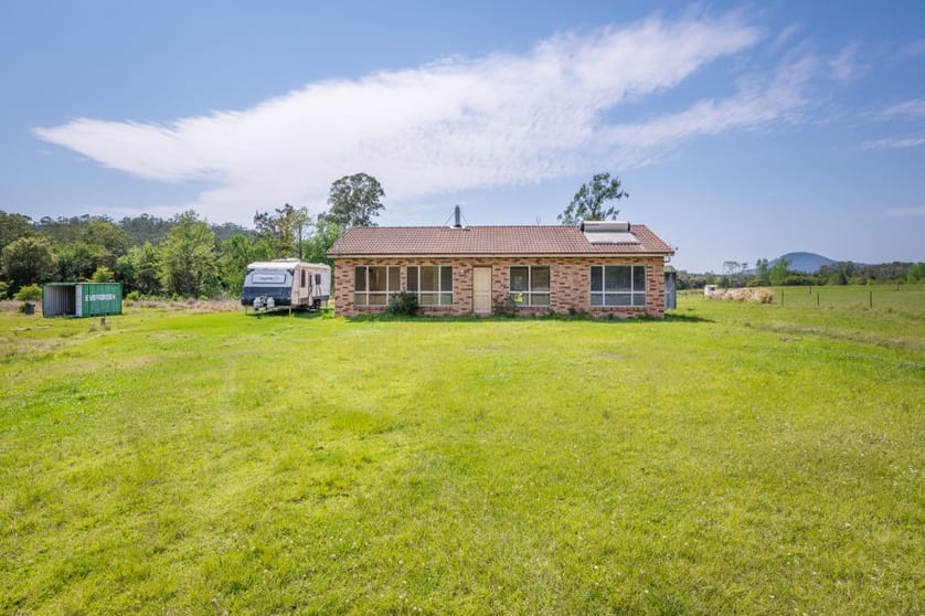 Click to view all images 307 Dinjerra Road Glenugie NSW 2460 - Image 2