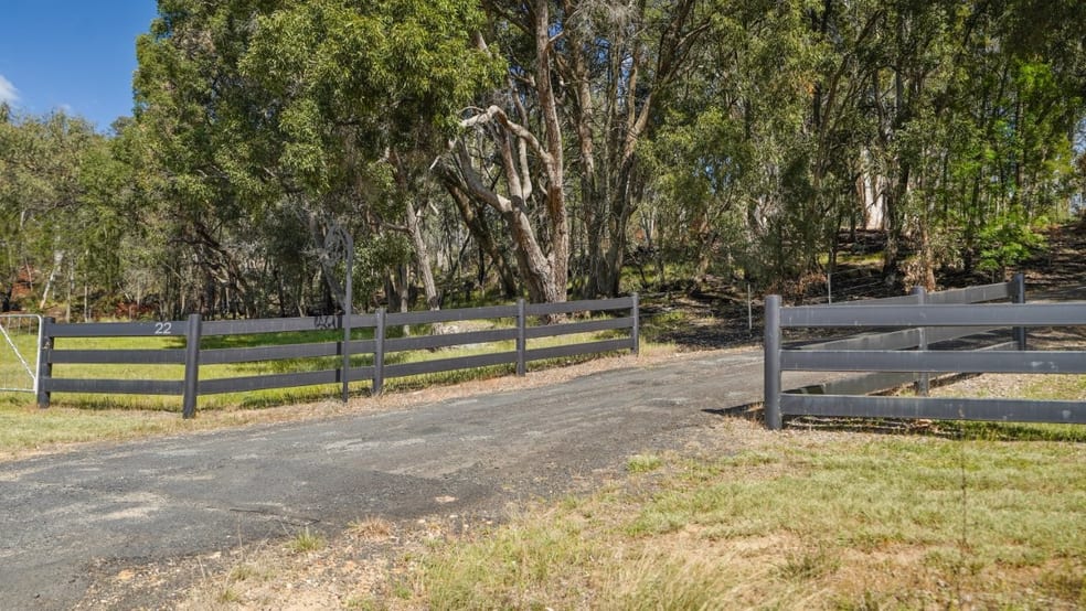 Click to view all images 22 Hawkins Lane Coonabarabran NSW 2357 - Image 3