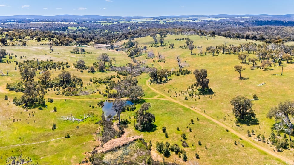 Click to view all images Gidgegannup WA 6083 - Image 1