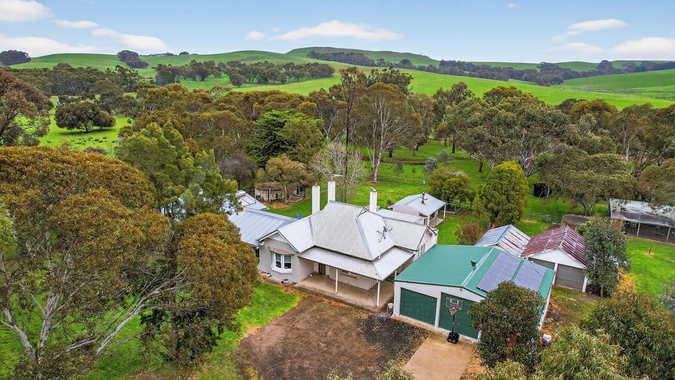 Click to view all images 649 Coleraine - Balmoral Road Wootong Vale VIC 3315 - Image 2