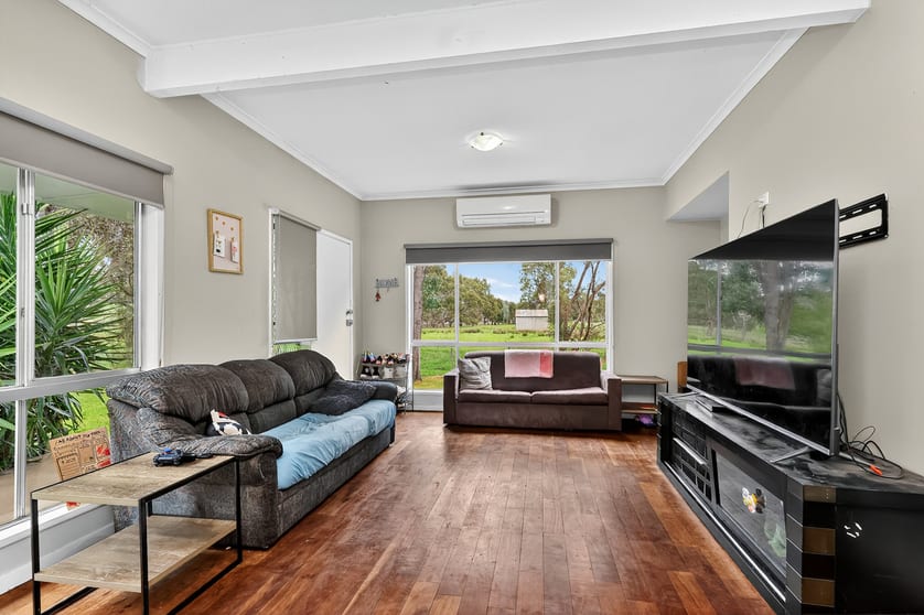 Click to view all images 649 Coleraine - Balmoral Road Wootong Vale VIC 3315 - Image 3
