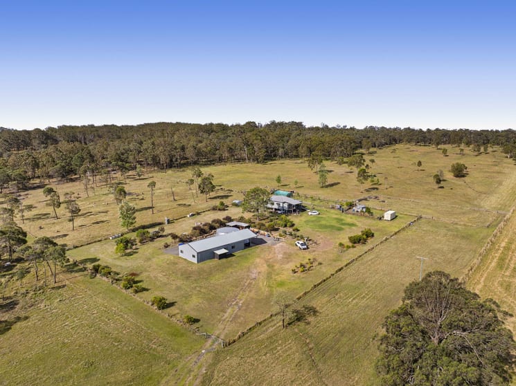 Click to view all images 187 Perseverence Dam Road Crows Nest QLD 4355 - Image 2