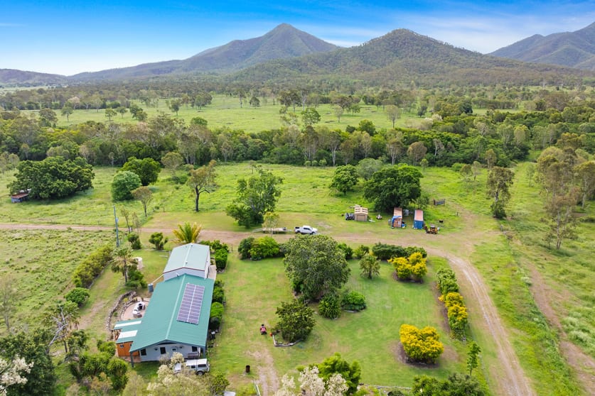 Click to view all images 219 Thompson Point Road Nankin QLD 4701 - Image 1