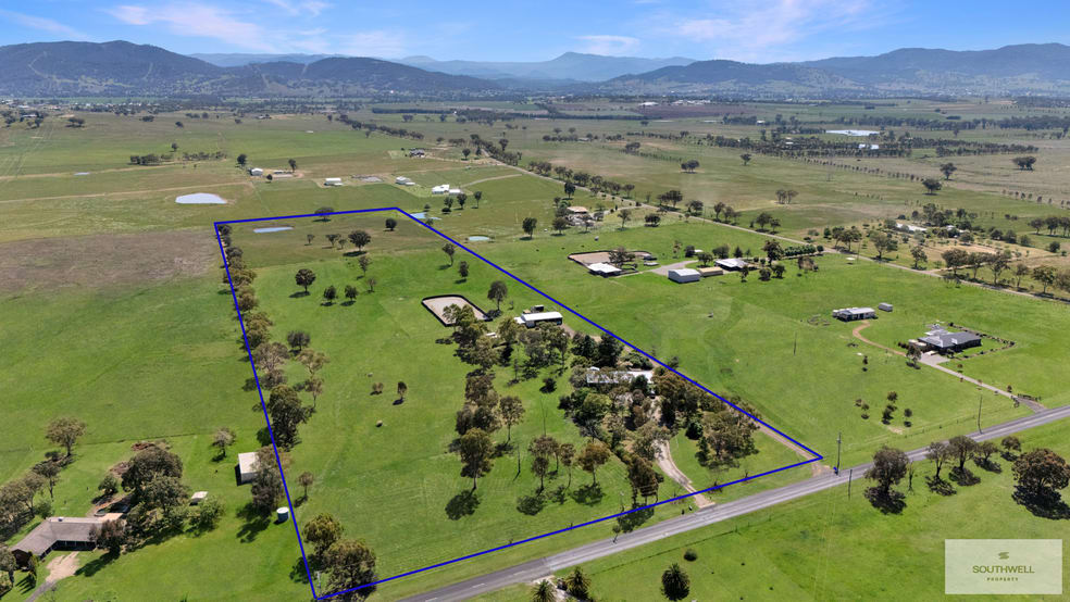 Click to view all images 353 Whitehouse Lane Tamworth NSW 2340 - Image 2