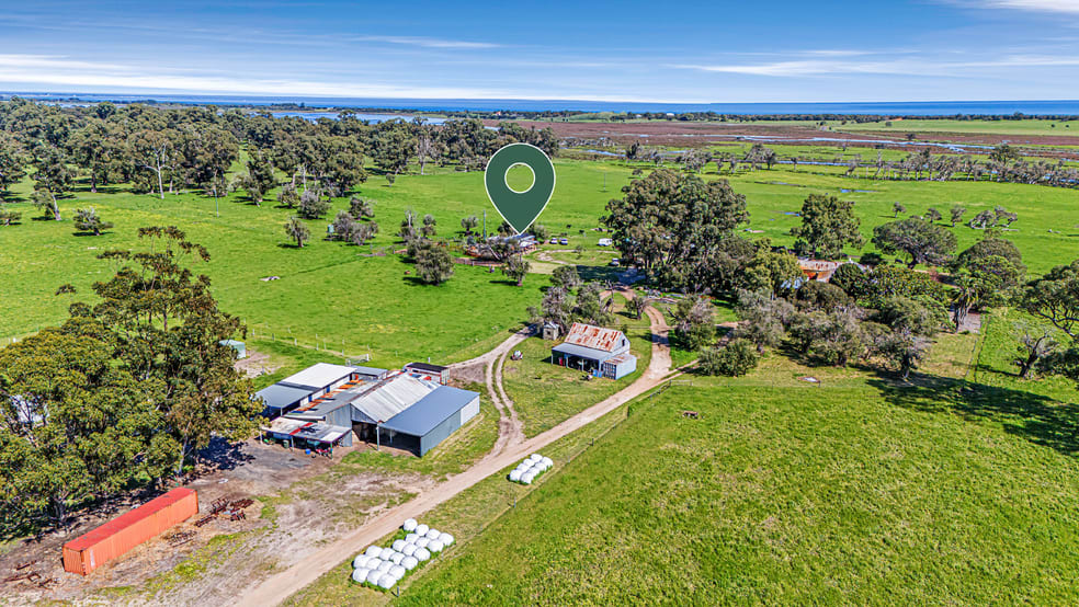 Click to view all images 313 Ludlow Road North Forrest Beach WA 6271 - Image 2