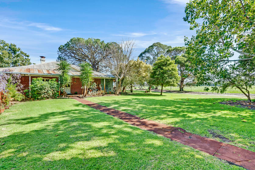 Click to view all images 313 Ludlow Road North Forrest Beach WA 6271 - Image 3