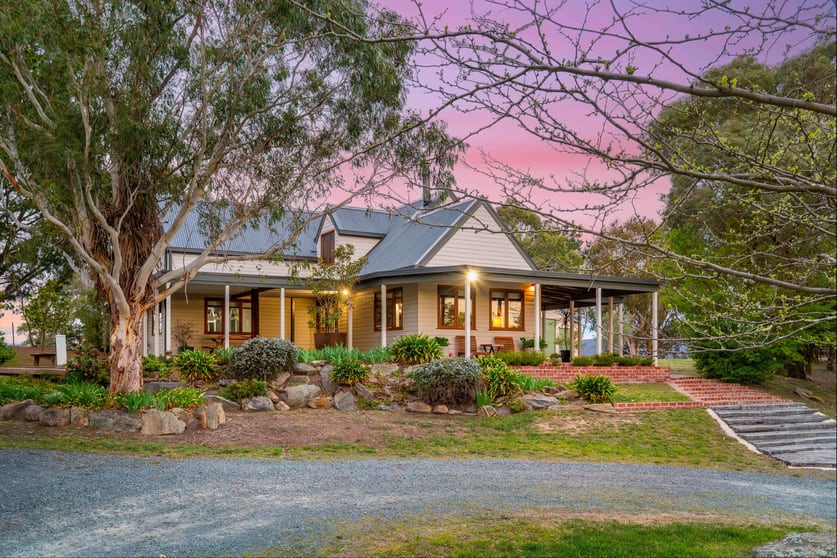 Click to view all images 68 Williamsdale Road Burra NSW 2620 - Image 1