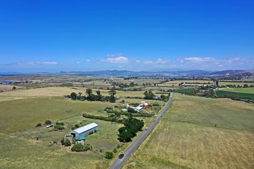 Click to view all images 312 Nugent Road Wattle Hill TAS 7172 - Image 2