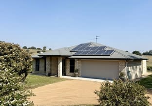 Click to view all images 108 Inverleigh Road Rosenthal Heights QLD 4370 - Image 1