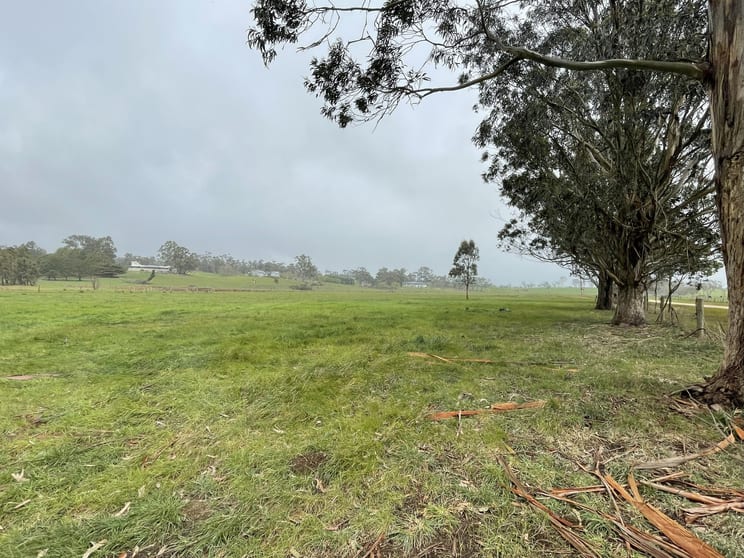 Click to view all images Merton Vale Road Willung VIC 3847 - Image 2