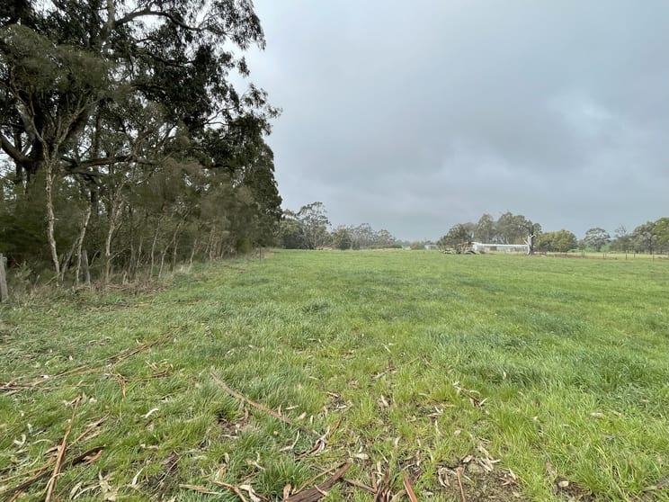 Click to view all images Merton Vale Road Willung VIC 3847 - Image 3