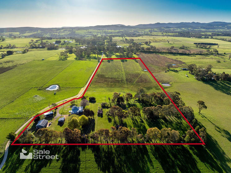Click to view all images 31 Curralea Lane Forest Reefs NSW 2798 - Image 2