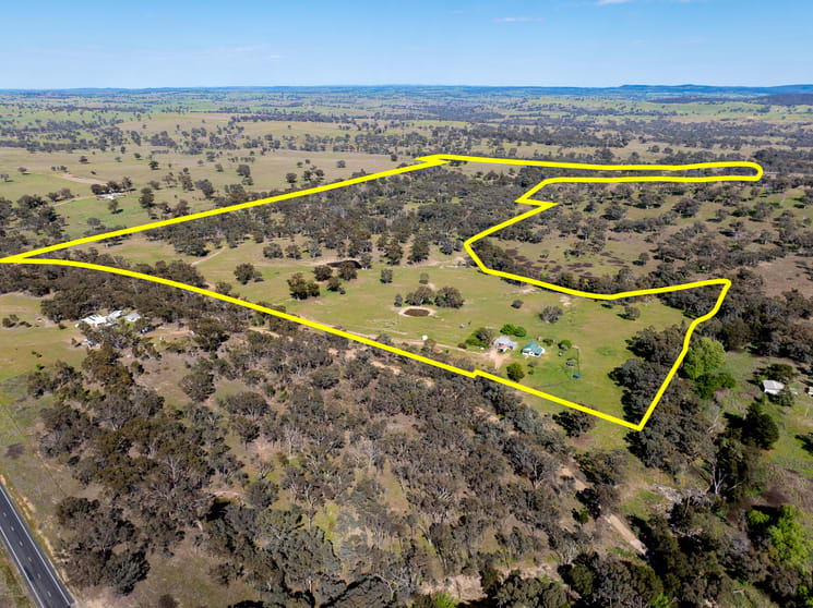 Click to view all images 63 Valhalla Lane Stuart Town NSW 2820 - Image 2