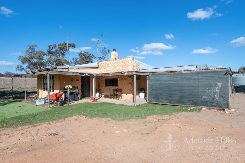 27 Lovegrove Road Bowhill SA 5238 - Image 2