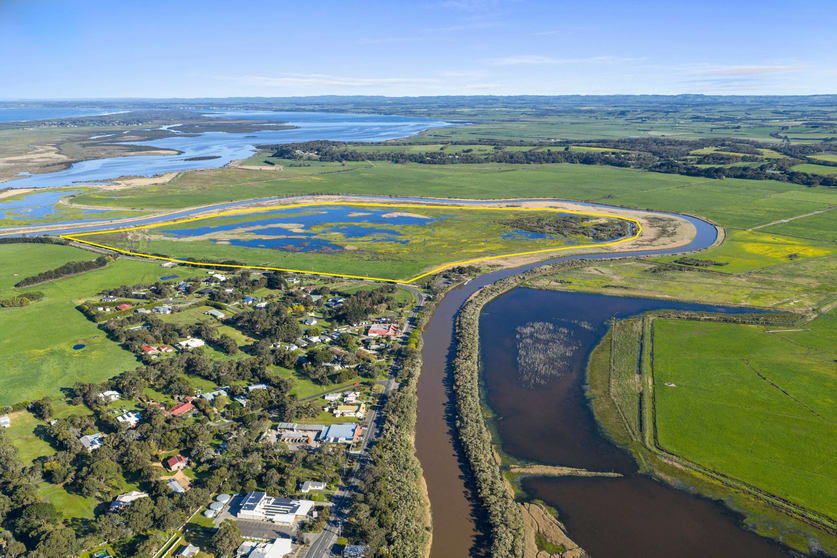 Click to view all images 2072 Inverloch-venus Bay Road Tarwin Lower VIC 3956 - Image 2