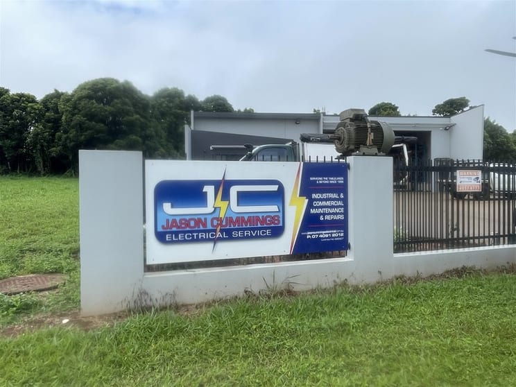 Click to view all images Electrical business for sale in Bungalow - Image 2