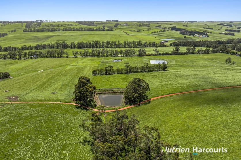 Click to view all images Part/880 Timboon - Colac Road Simpson VIC 3266 - Image 3