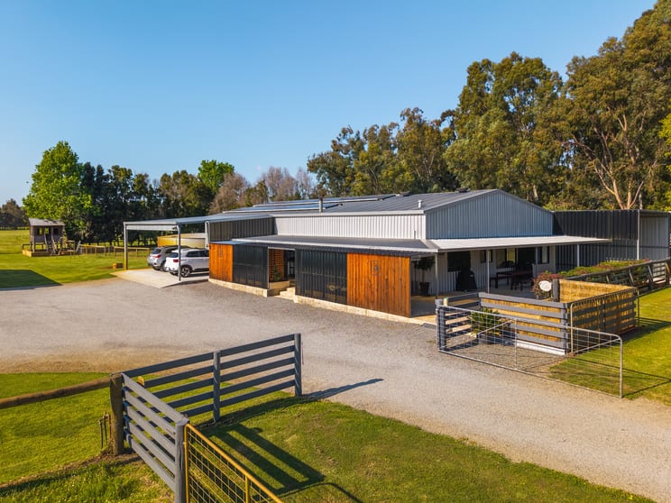 Click to view all images 98 Randell Road Mardella WA 6125 - Image 2