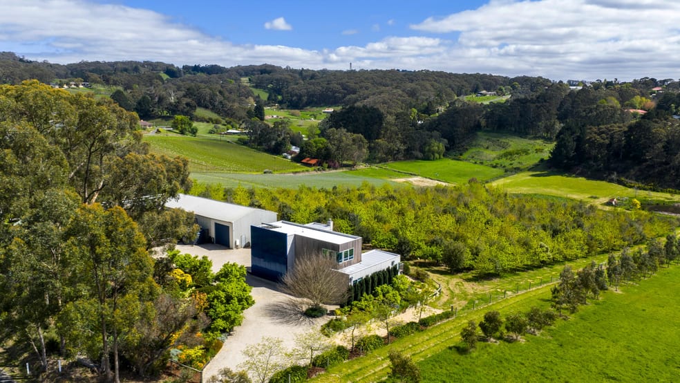 Click to view all images 137 Bonython Road Summertown SA 5141 - Image 3
