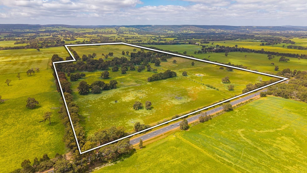 Click to view all images 61 Blake Road Coolup WA 6214 - Image 2