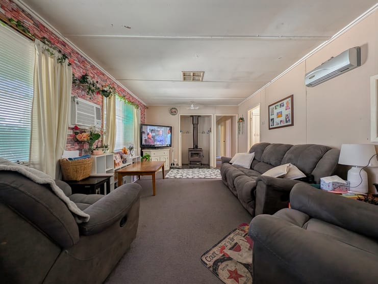 Click to view all images 188 Gale Lane Kerang VIC 3579 - Image 3