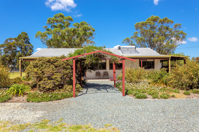 Click to view all images 3270 Wallanbah Road Dyers Crossing NSW 2429 - Image 3