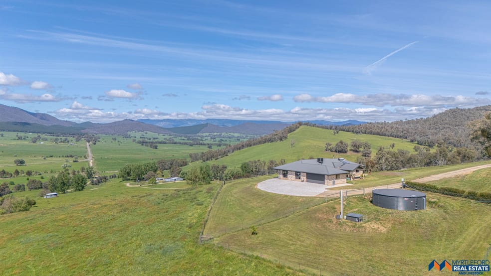 Click to view all images 83 Byers Lane Rosewhite VIC 3737 - Image 1