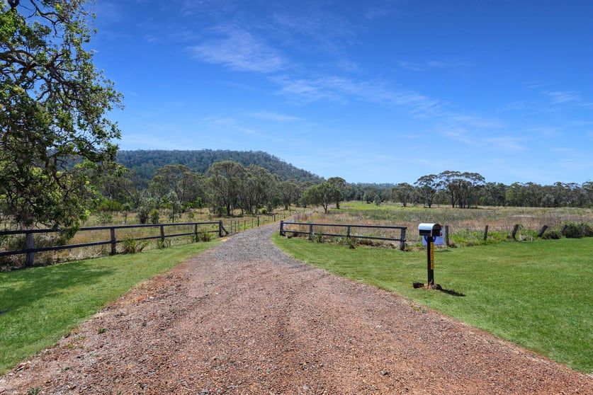 Click to view all images 3826 Gatton-Clifton Road Hirstglen QLD 4359 - Image 3