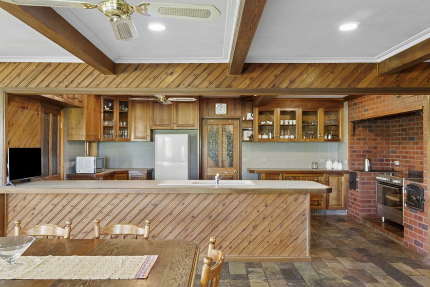 Click to view all images 318 Purrumbete Estate Road Koallah VIC 3260 - Image 3