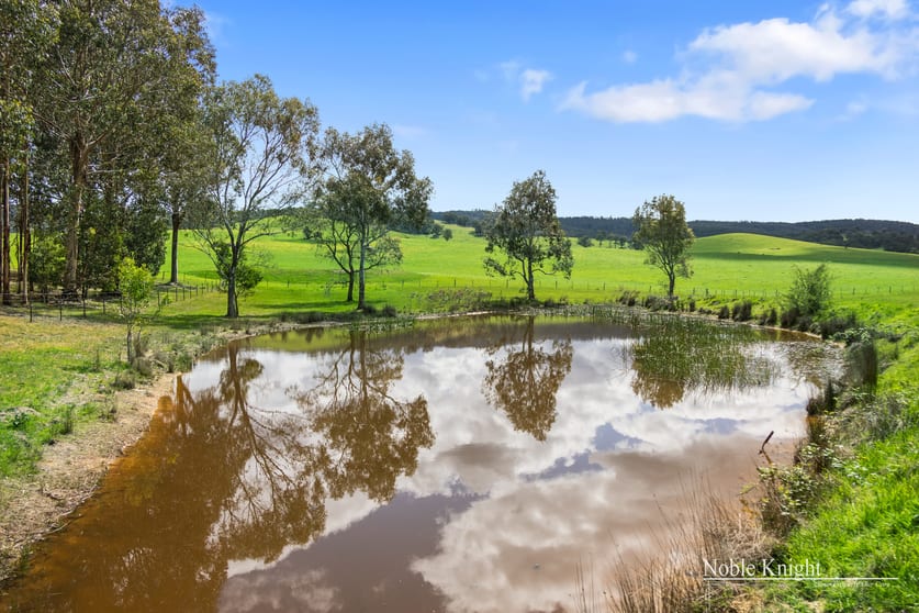 Click to view all images 689 Break Oday Road Glenburn VIC 3717 - Image 2
