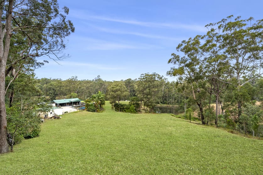 Click to view all images 319 Mount Beerwah Road Glass House Mountains QLD 4518 - Image 2