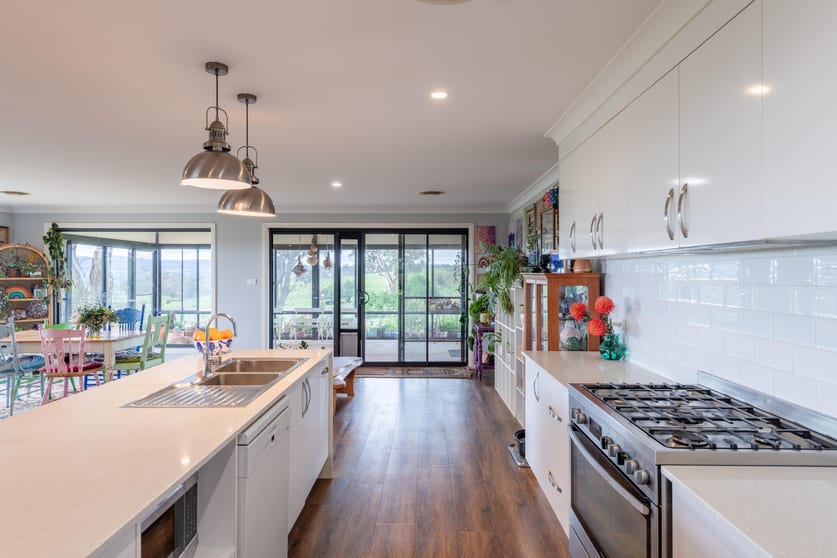 Click to view all images 136 Long Swamp Road Forest Reefs NSW 2798 - Image 3