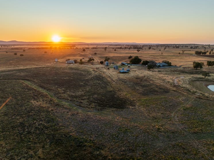 Motherleigh 98 The Grange Road Peak Hill NSW 2869 - Image 1