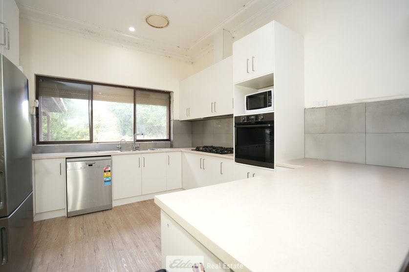 Click to view all images 189 Myall Park Road Yenda NSW 2681 - Image 2