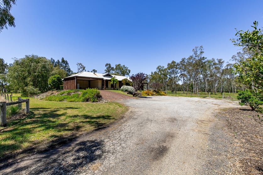 Click to view all images 80 Young Road Baldivis WA 6171 - Image 2