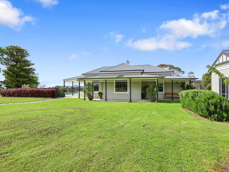 Click to view all images 64 Ford Luers Road Casterton VIC 3311 - Image 2