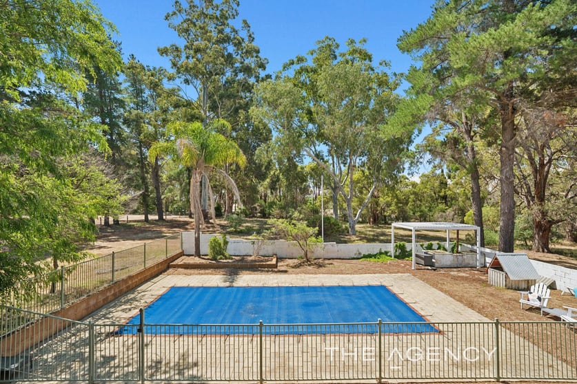 Click to view all images 157 Berry Road Gidgegannup WA 6083 - Image 3