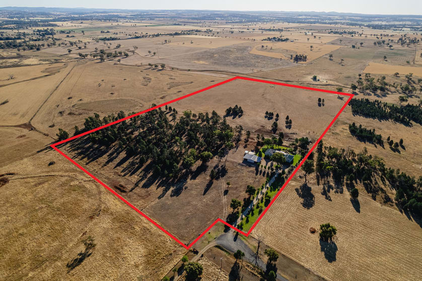 Click to view all images 17R Kurrajong Drive Dubbo NSW 2830 - Image 2