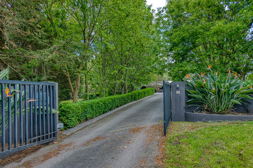Click to view all images 75 Altson Road Belgrave South VIC 3160 - Image 2