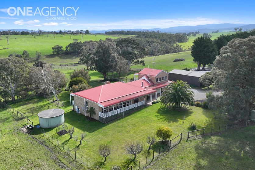 Click to view all images 135 Stock Road Drouin West VIC 3818 - Image 1