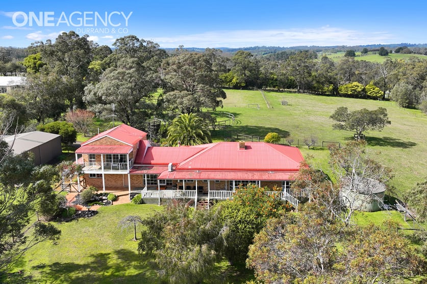 Click to view all images 135 Stock Road Drouin West VIC 3818 - Image 2