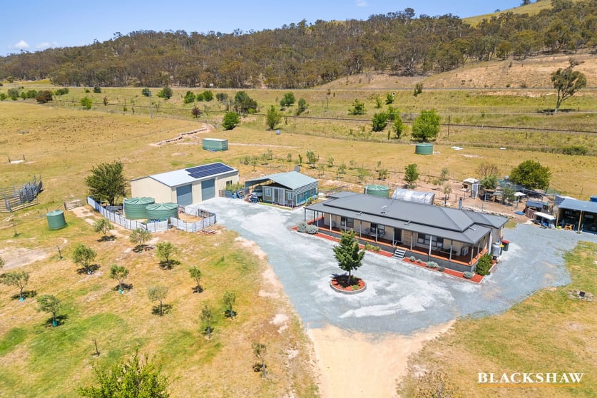 Click to view all images 129 Kelly Road Michelago NSW 2620 - Image 3