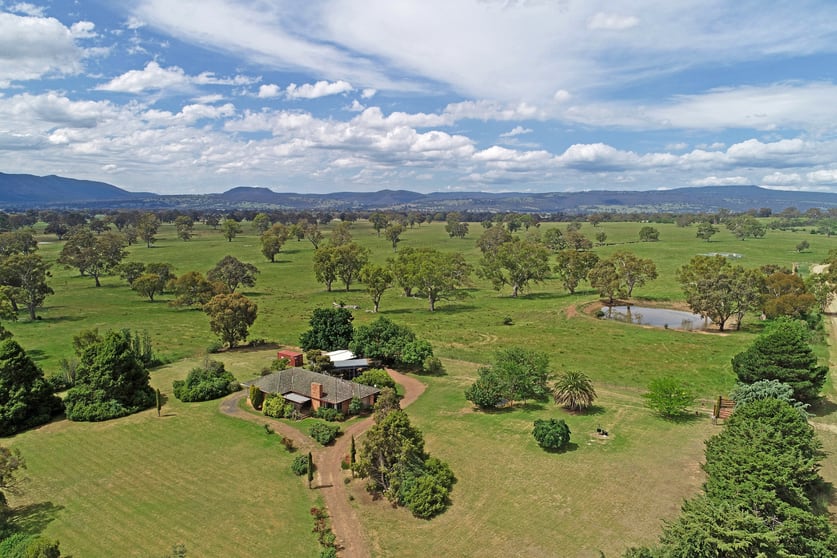 Click to view all images 3 Carlisle Hill Road Mansfield VIC 3722 - Image 2